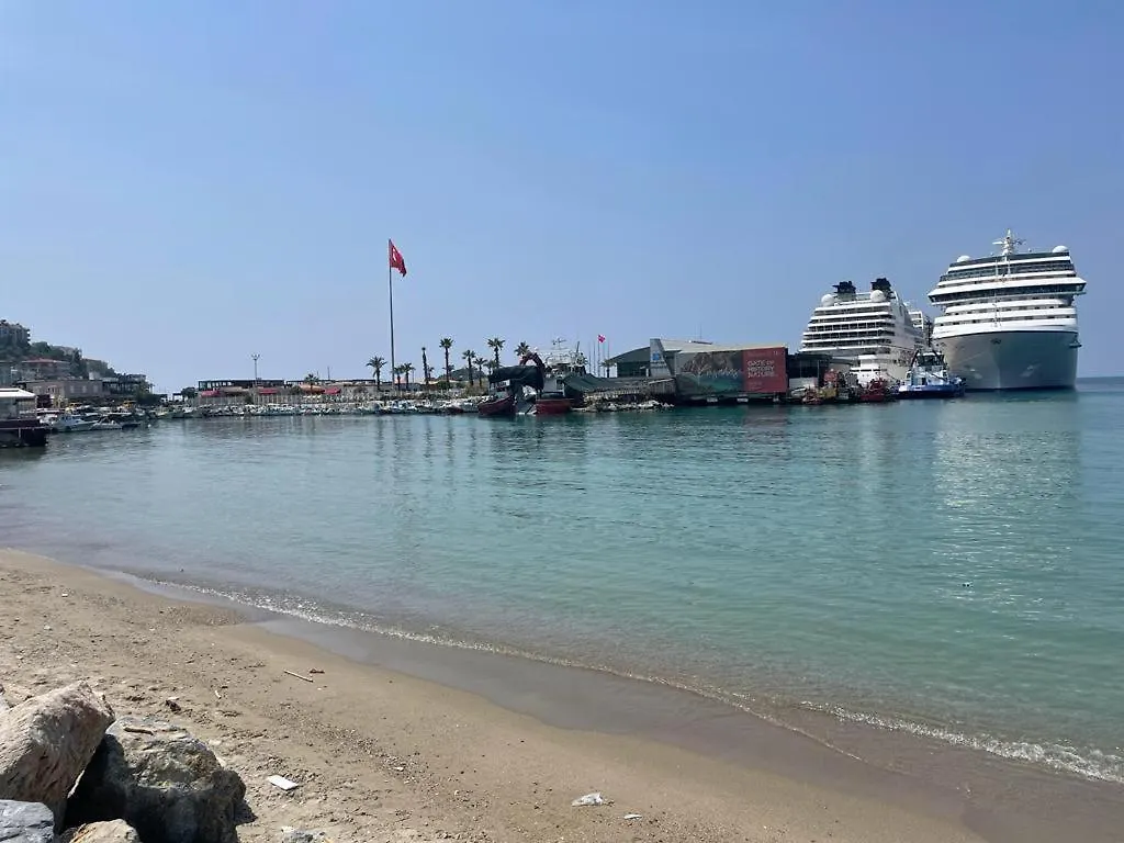 Feine Wohnung Mitten Im Zentrum Kusadasi 0*,  Turquía